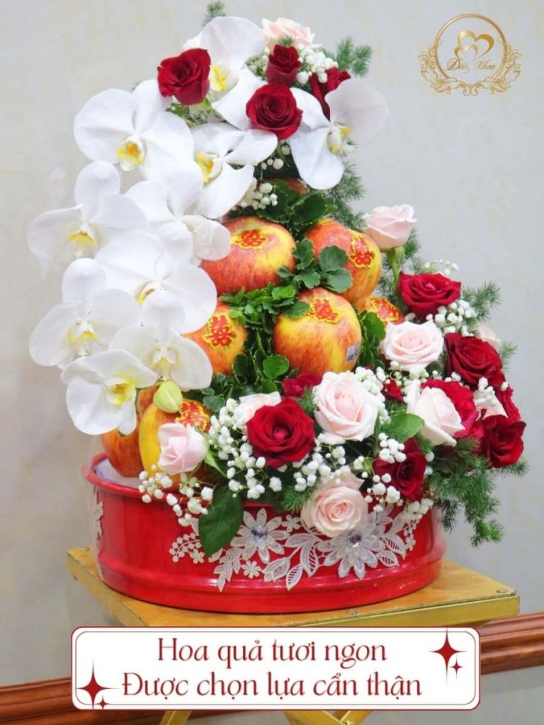 cuoihoidangkhoa-mamquatuoi