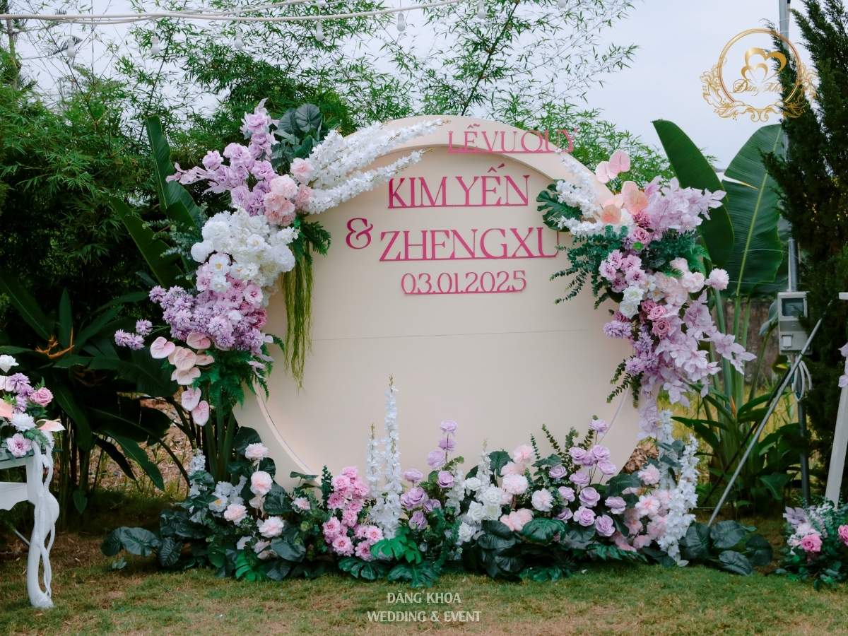 Mẫu backdrop phông chụp hình cưới tone hồng 02