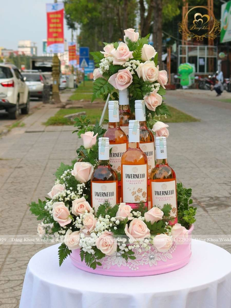 cuoihoidangkhoa-mamruoutonehong