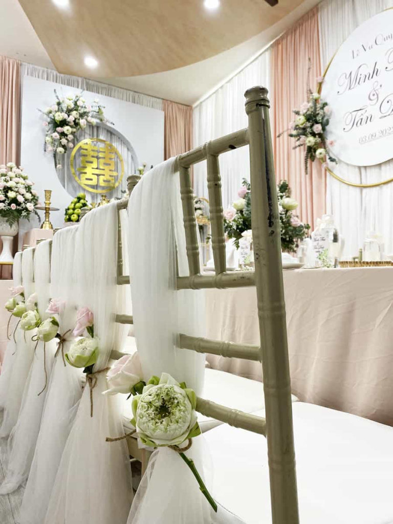 cuoihoidangkhoa-giatientonehong02