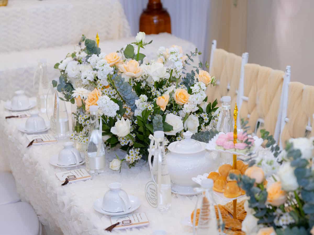 cuoi-hoi-dang-khoa-gia-tien-tone-vang-kem-01