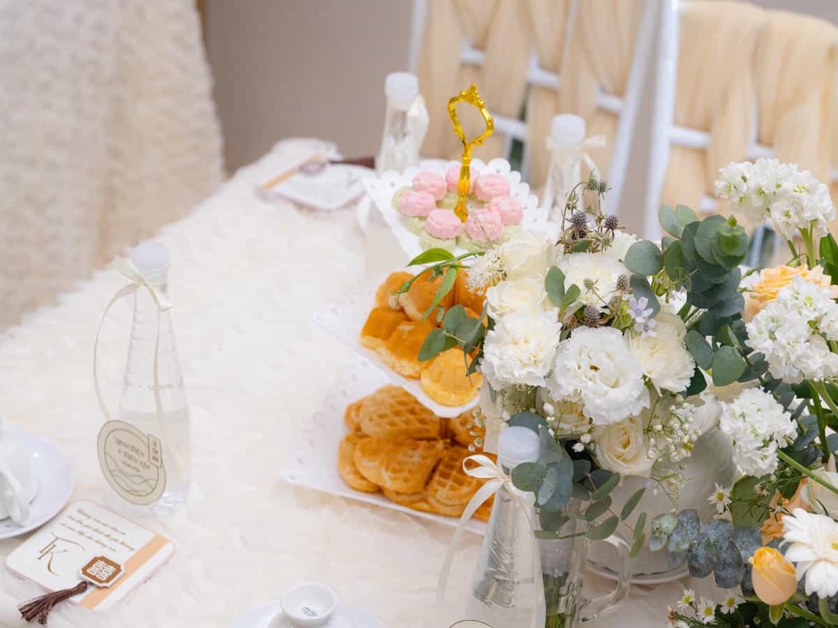 cuoi-hoi-dang-khoa-gia-tien-tone-vang-kem-01