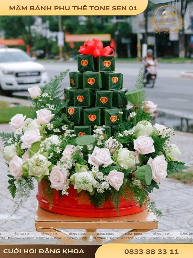 Mâm bánh phu thê & hoa tươi tone sen 01