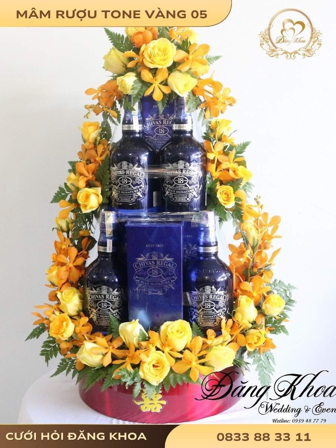 Mâm rượu & hoa tươi tone vàng 05