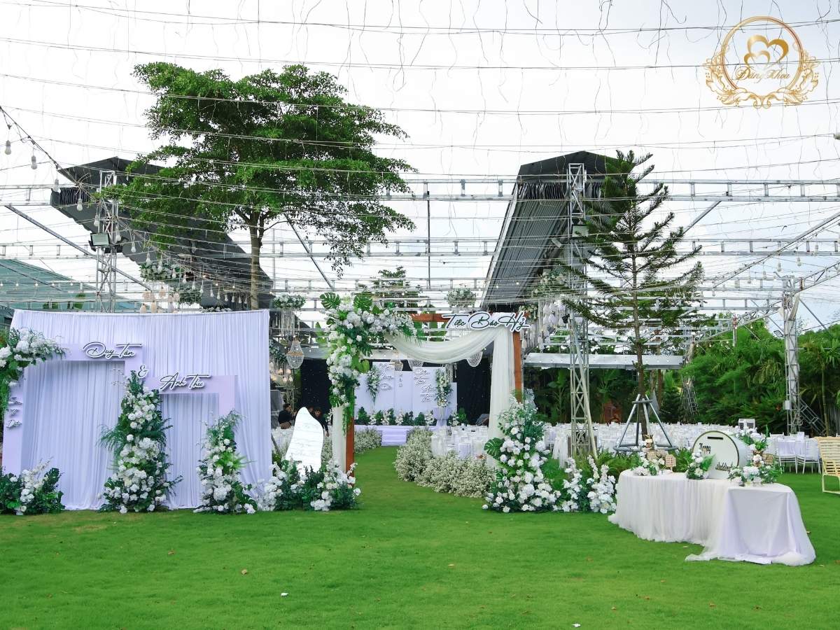 Tổng quan Layout không gian tổ chức Tiệc Báo Hỷ ngoài trời thoáng dãng.