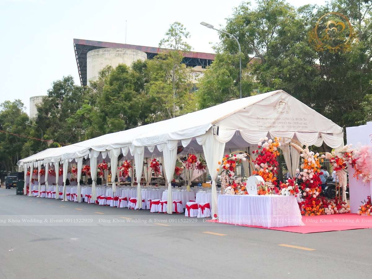 Rạp cưới không gian tone kem