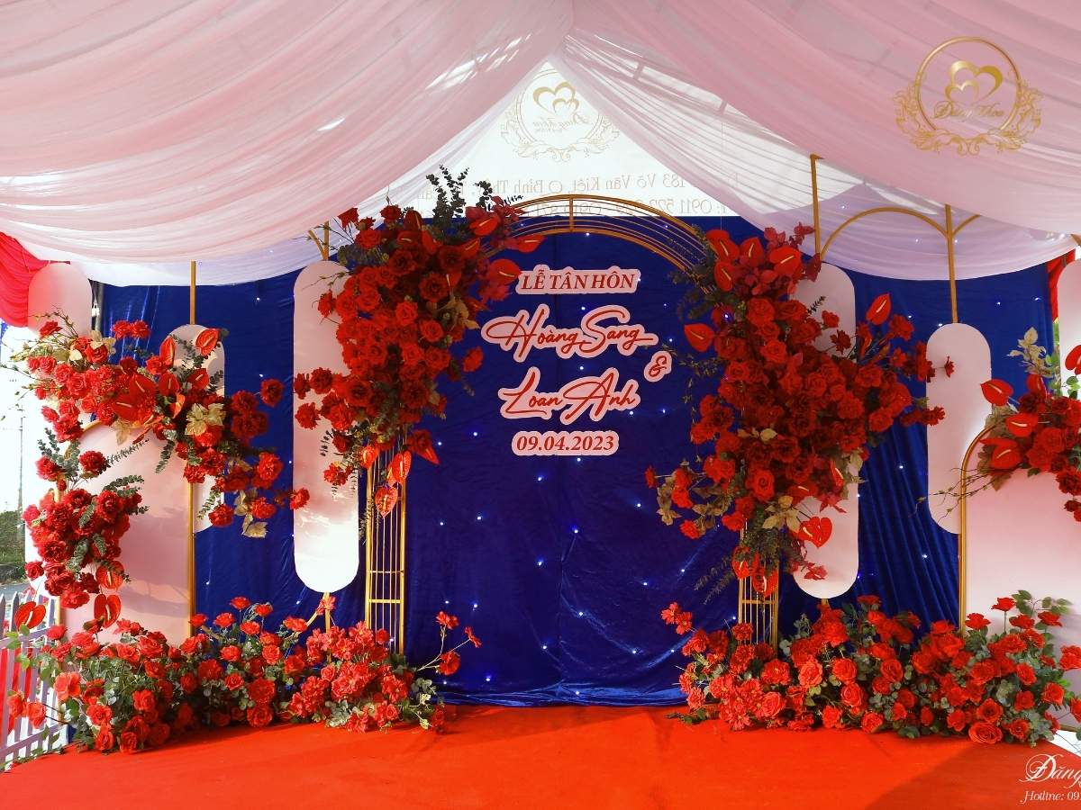 Sân khấu cưới tone đỏ truyền thống 07