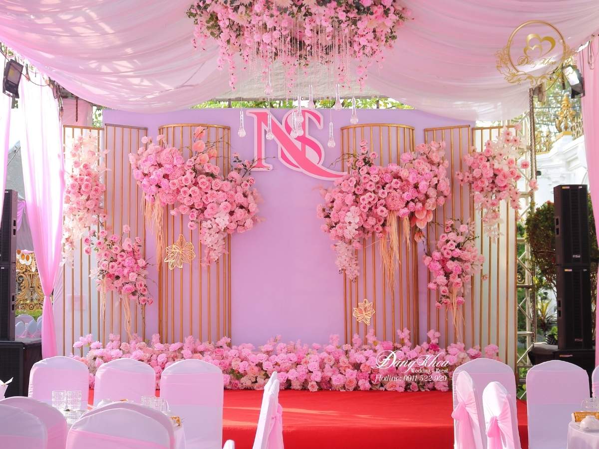 Sân khấu cưới tone hồng pastel ngọt ngào 07