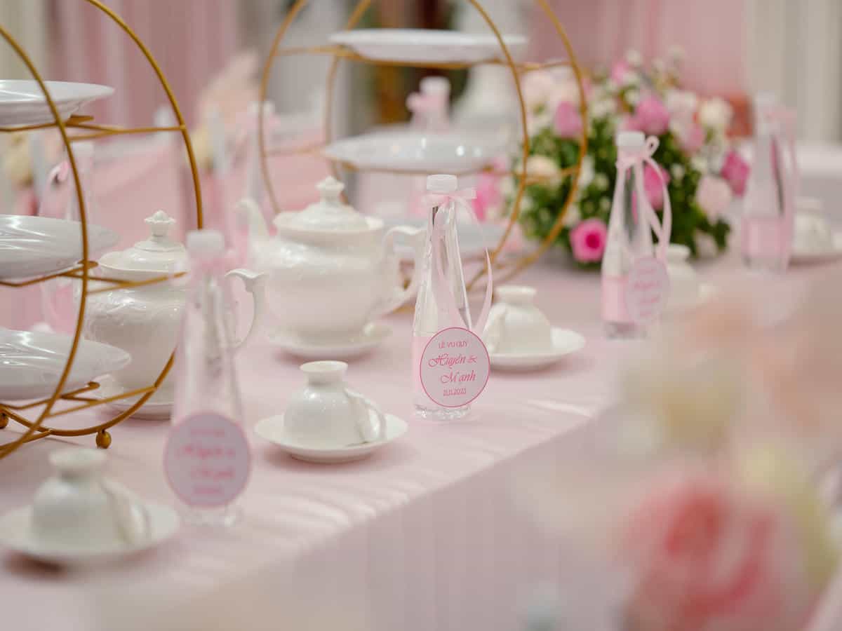 cuoihoidangkhoa-giatientonehong11