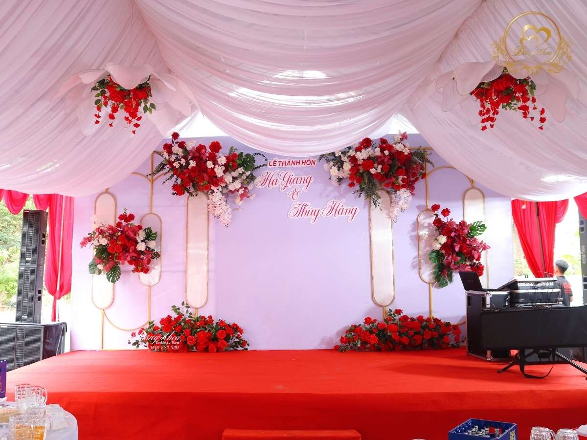 cưới hỏi đăng khoa - sân khấu tone đỏ