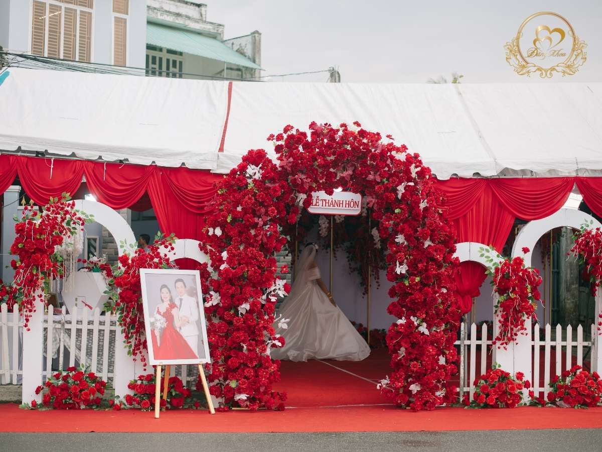 cưới hỏi đăng khoa - cổng hoa lễ thành hôn tone đỏ