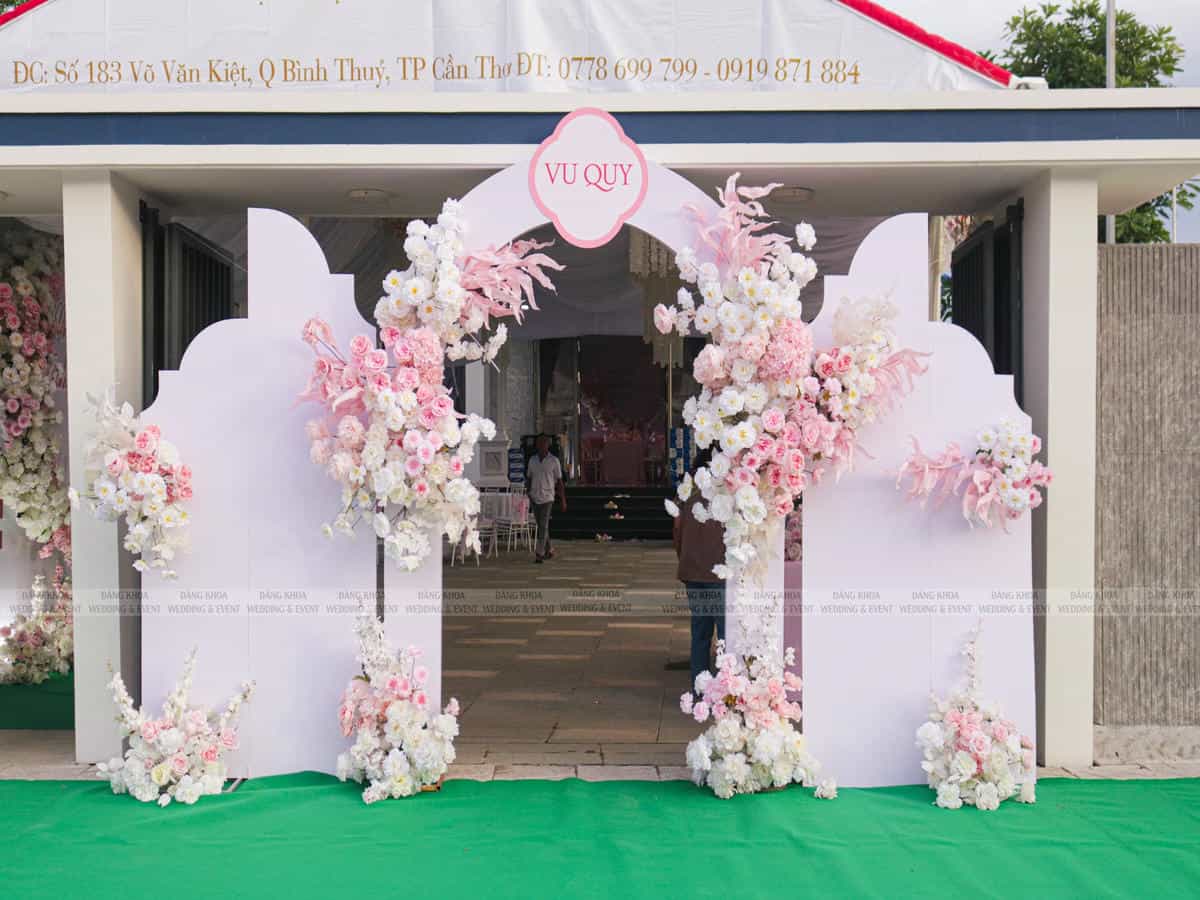 cuoihoidangkhoa-conghoatonehonghiendai