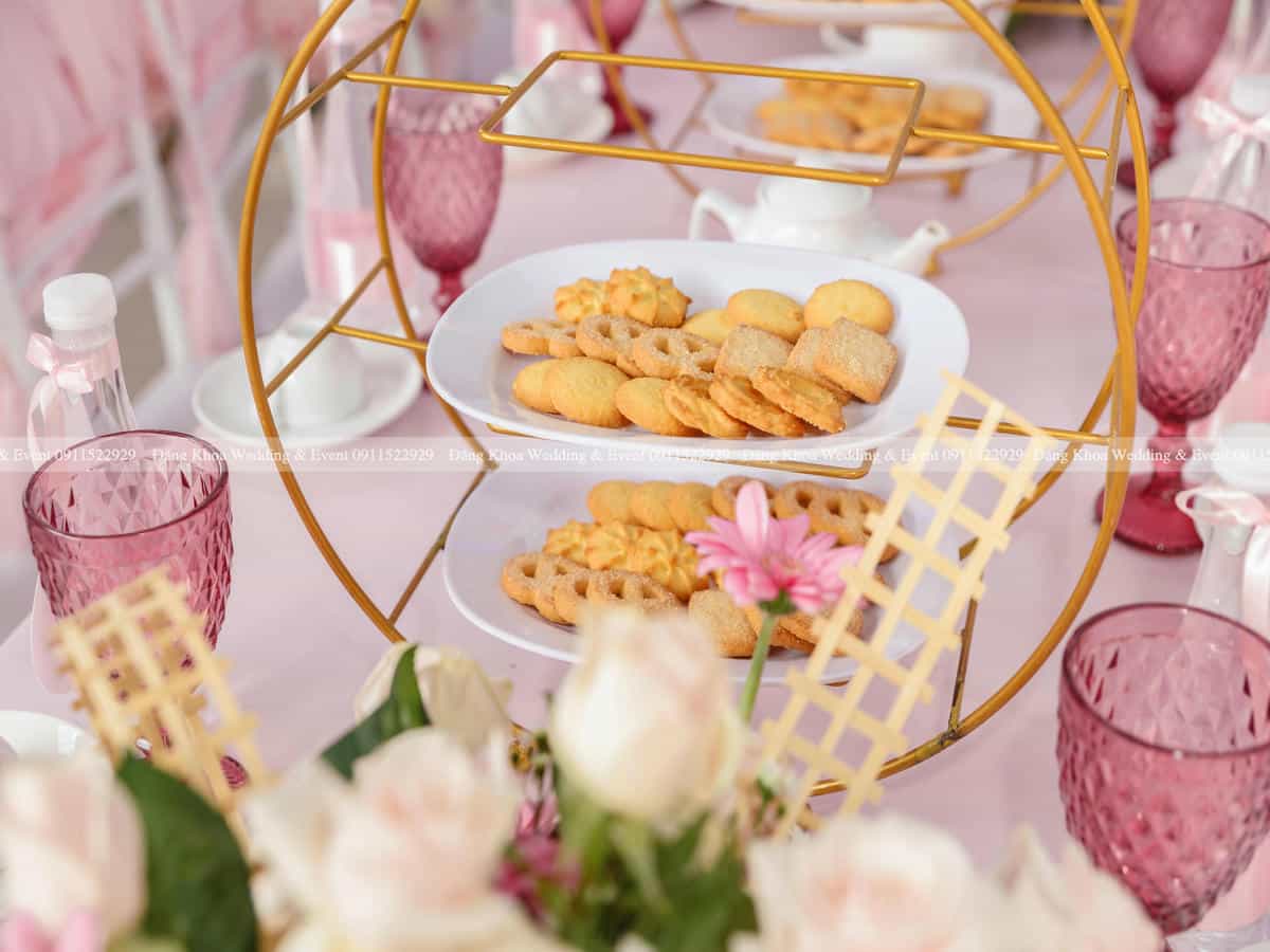 cuoihoidangkhoa-giatientonehong12