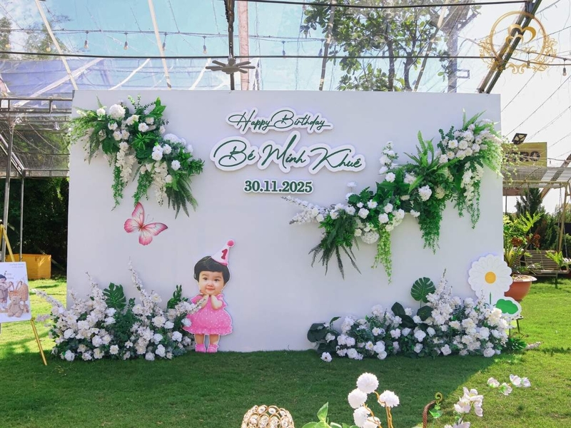 Happy Birthday & Bé Minh Khuê