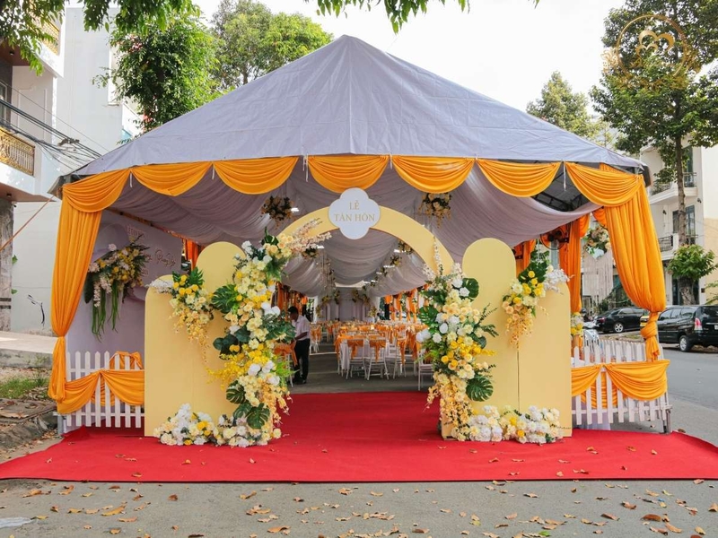 cưới hỏi đăng khoa - cổng hoa tone vàng kem