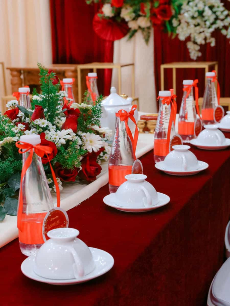 cưới hỏi đăng khoa - chén dĩa sứ