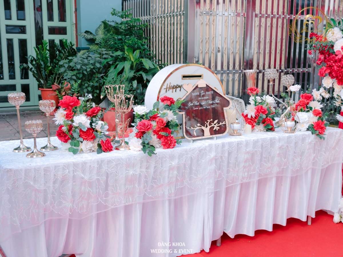 cưới hỏi đăng khoa - bàn gallery tone đỏ