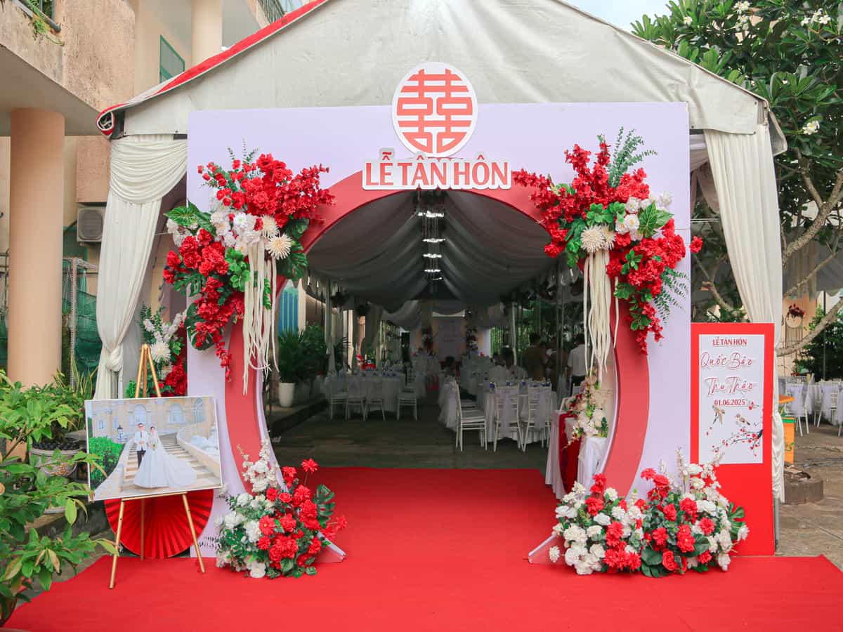 cuoihoidangkhoa-conghoaletanhontonedomixtrang