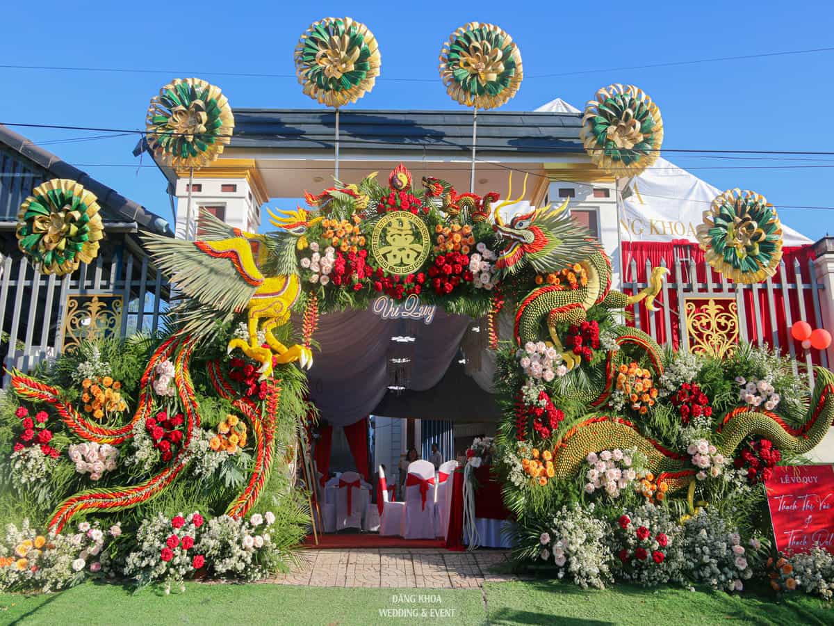 cuoihoidangkhoa-conghoarongphungcodiendovang