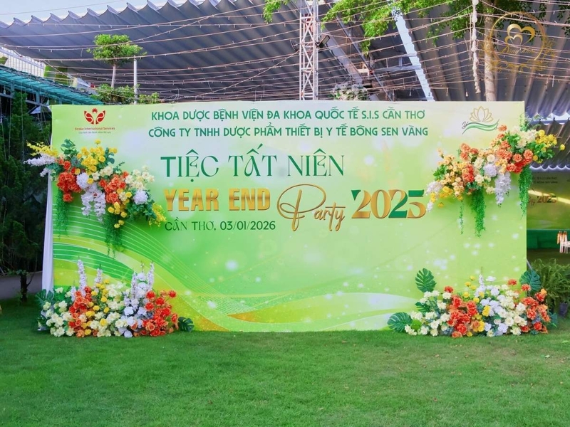 TIỆC TẤT NIÊN