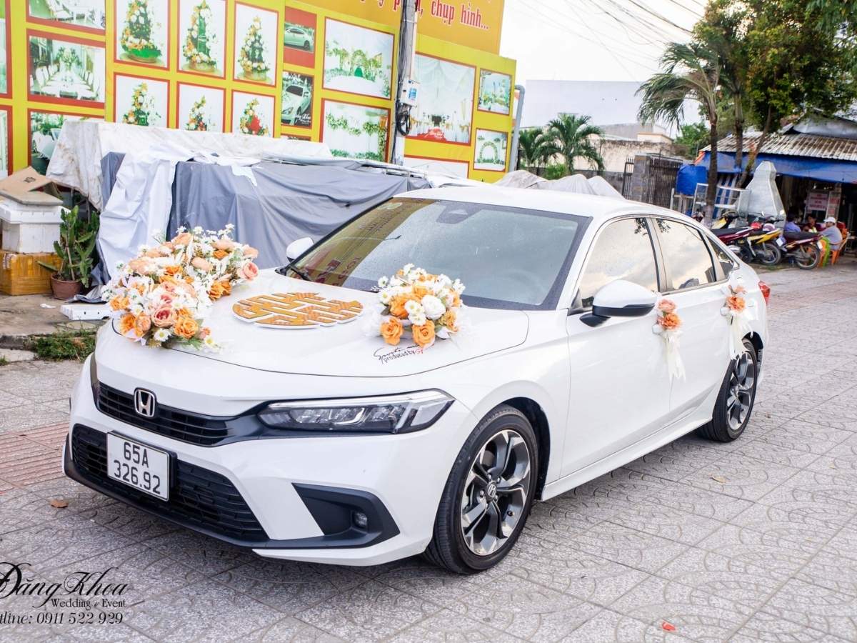 Xe hoa cưới tone cam.