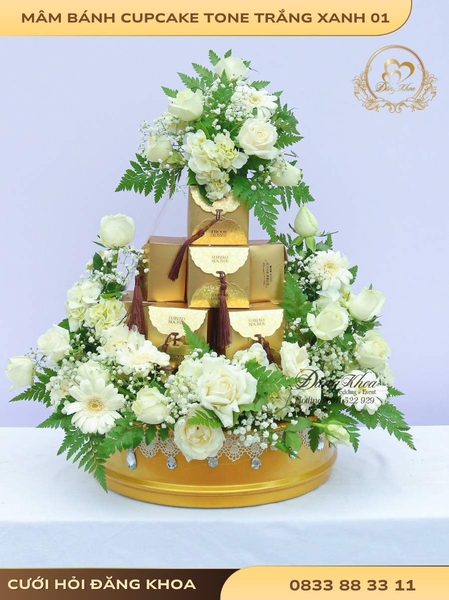 Mâm bánh cupcake & hoa tươi tone trắng xanh 01