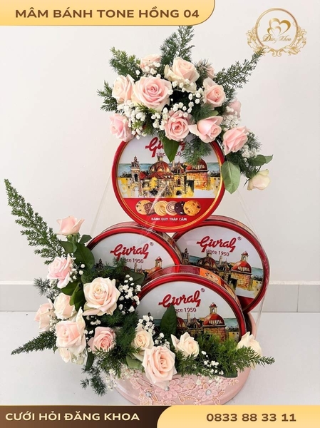 Mâm bánh & hoa tươi tone hồng 04