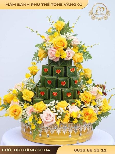 Mâm bánh phu thê & hoa tươi tone vàng 01