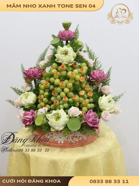 Mâm nho xanh & hoa tươi tone sen 04