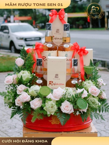 Mâm rượu & hoa tươi tone sen 01