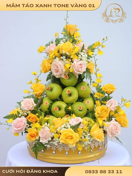 Mâm táo xanh & hoa tươi tone vàng 01