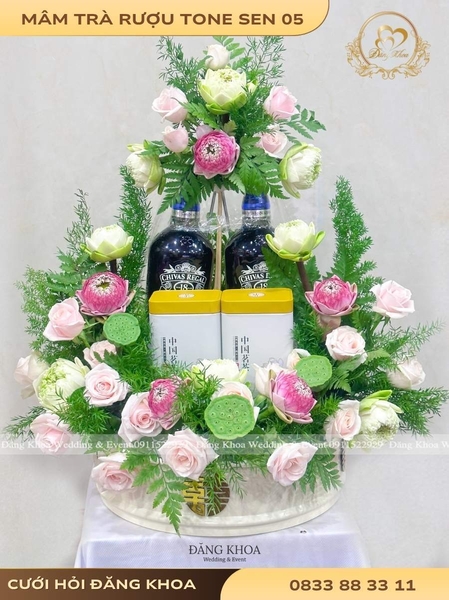 Mâm trà rượu & hoa tươi tone sen 05