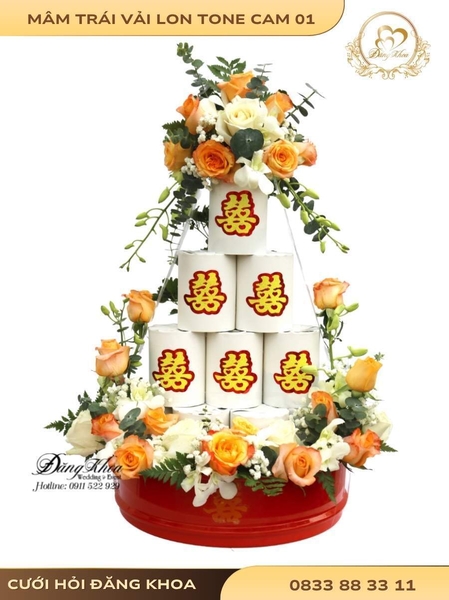 Mâm trái vải lon & hoa tươi tone cam 01