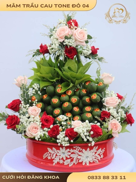 Mâm trầu cau & hoa tươi tone đỏ 04