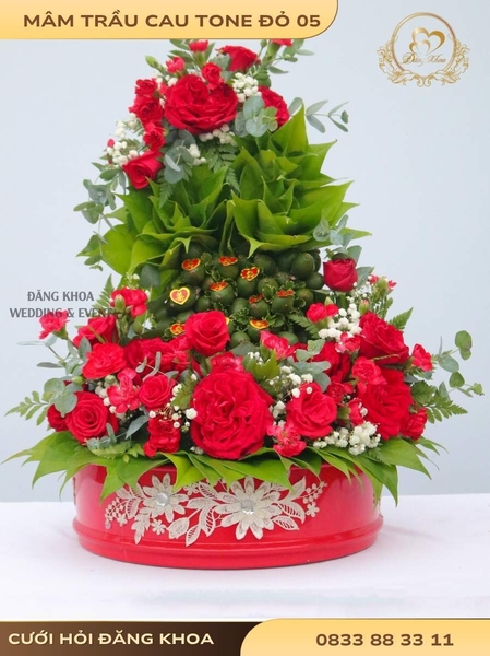 Mâm trầu cau & hoa tươi tone đỏ 05