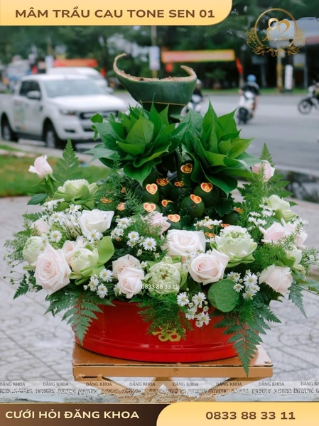 Mâm trầu cau & hoa tươi tone sen 01