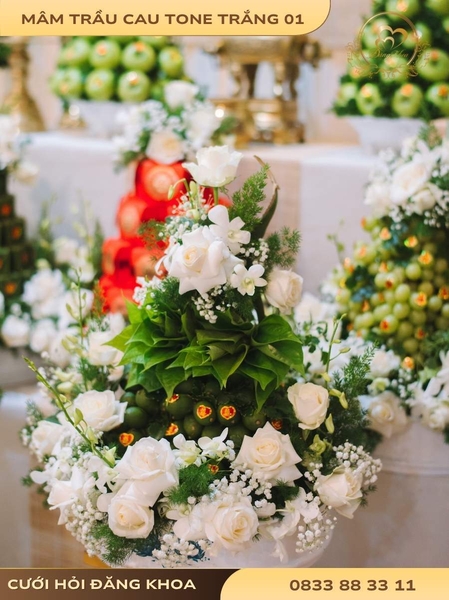 Mâm trầu cau & hoa tươi tone trắng 01