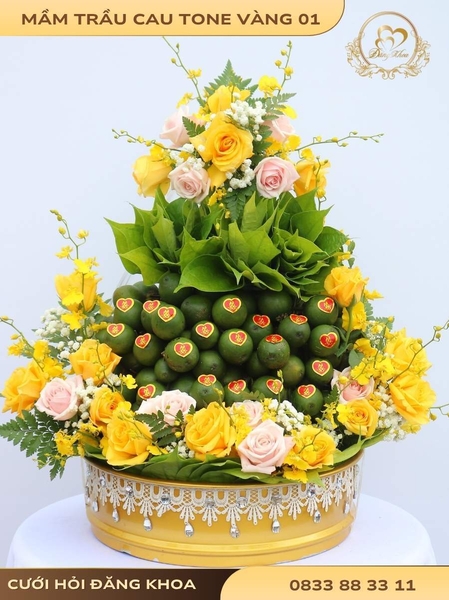 Mâm trầu cau & hoa tươi tone vàng 01