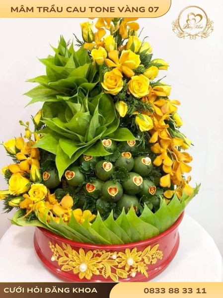 Mâm trầu cau & hoa tươi tone vàng 07