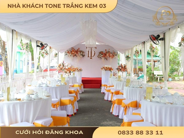 Nhà khách tone trắng kem 03