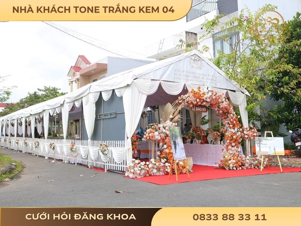 Nhà khách tone trắng kem 04