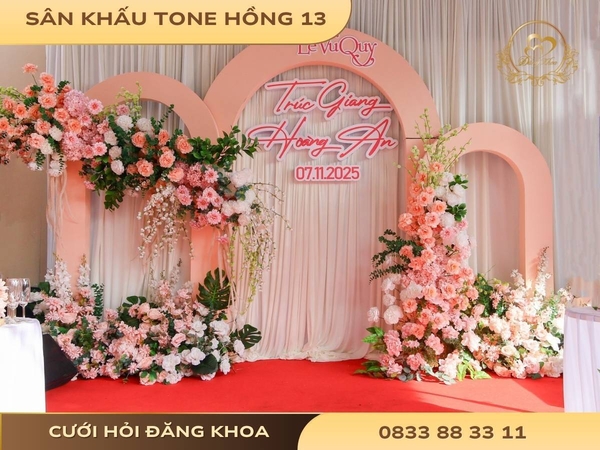 Sân khấu tone hồng 13