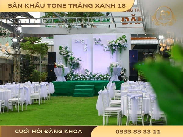 Sân khấu tone trắng xanh 18