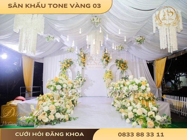 Sân khấu tone vàng 03