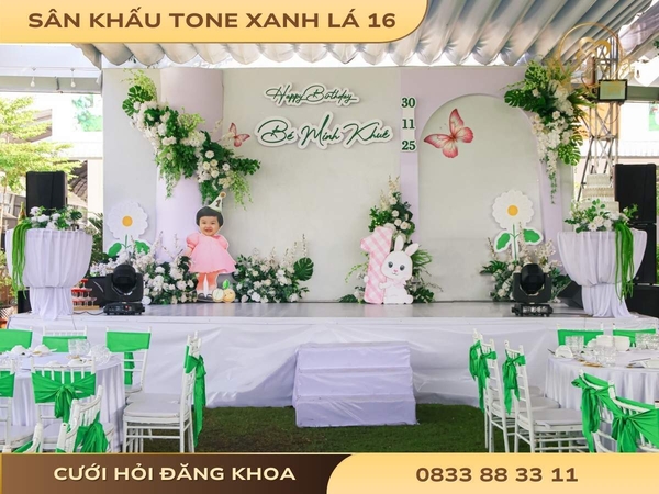 Sân khấu tone xanh lá 16