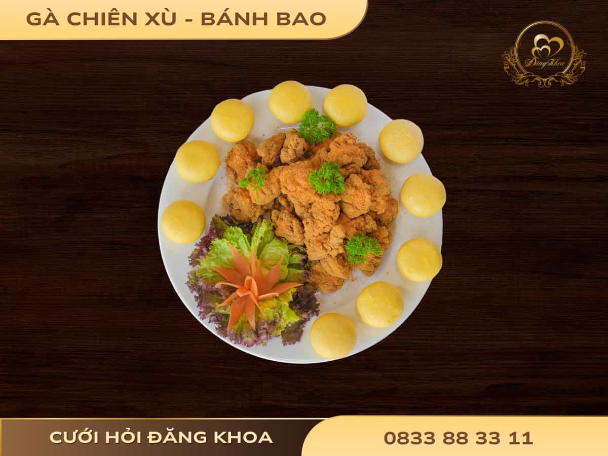Gà chiên xù & bánh bao