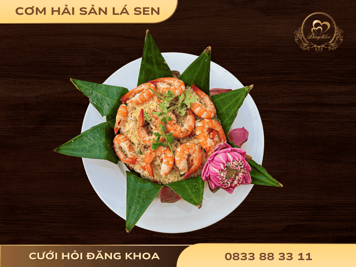 Cơm chiên hải sản lá sen